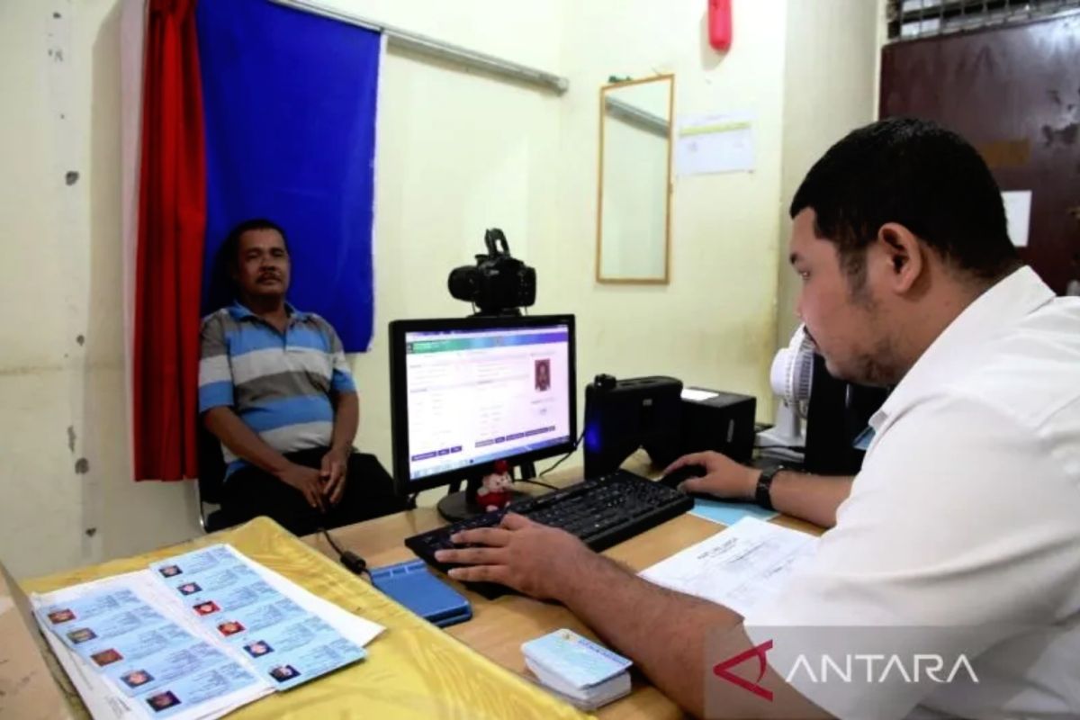 Pemkab Aceh Barat permudah korban bencana urus dokumen kependudukan