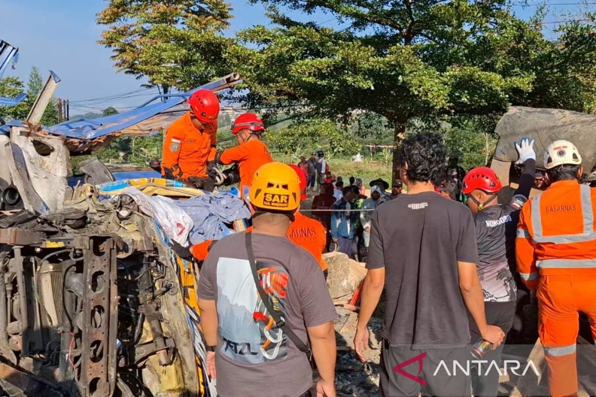 Kecelakaan beruntun lima kendaraan di Wonosobo akibatkan satu tewas