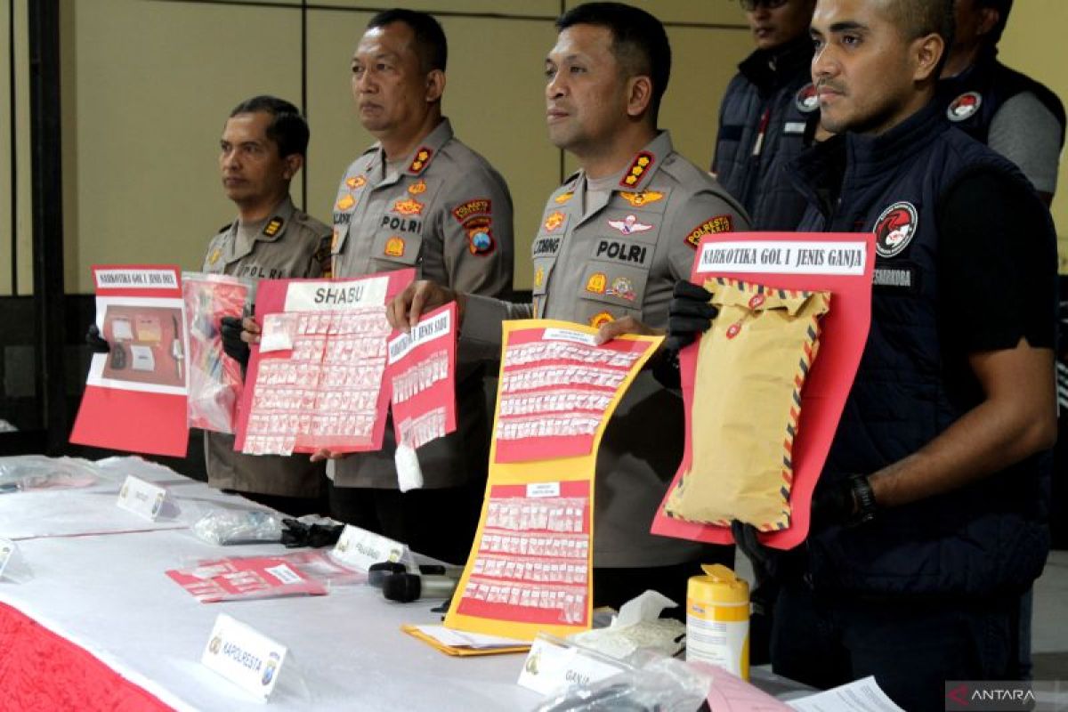 Ungkap kasus narkoba di Polresta Sidoarjo