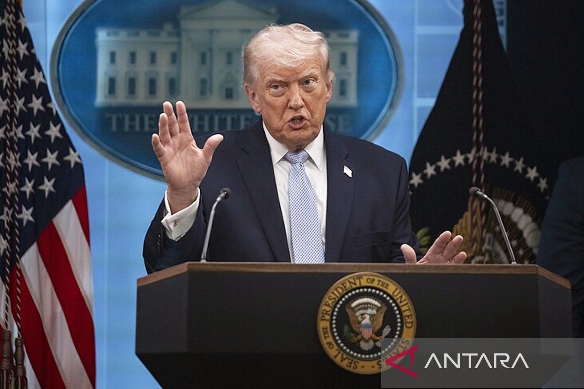 Trump ancam hancurkan kapal Iran di Selat Hormuz