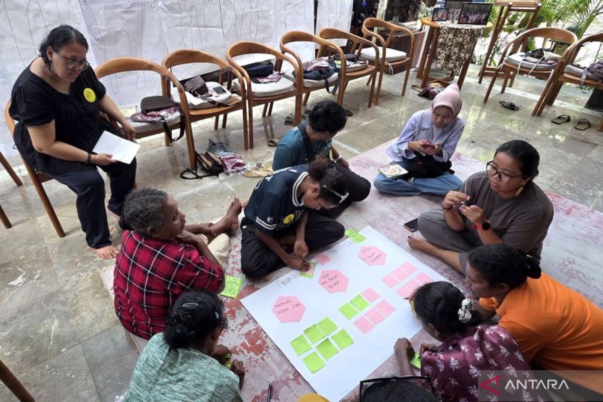 YKAN beri pelatihan dukung regenerasi pelaku tradisi "sasi" perempuan