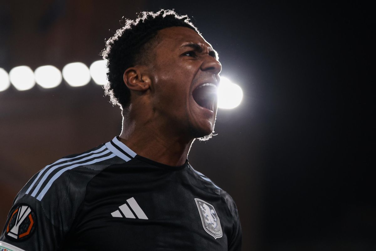 Aston Villa tak mau remehkan Nottingham Forest