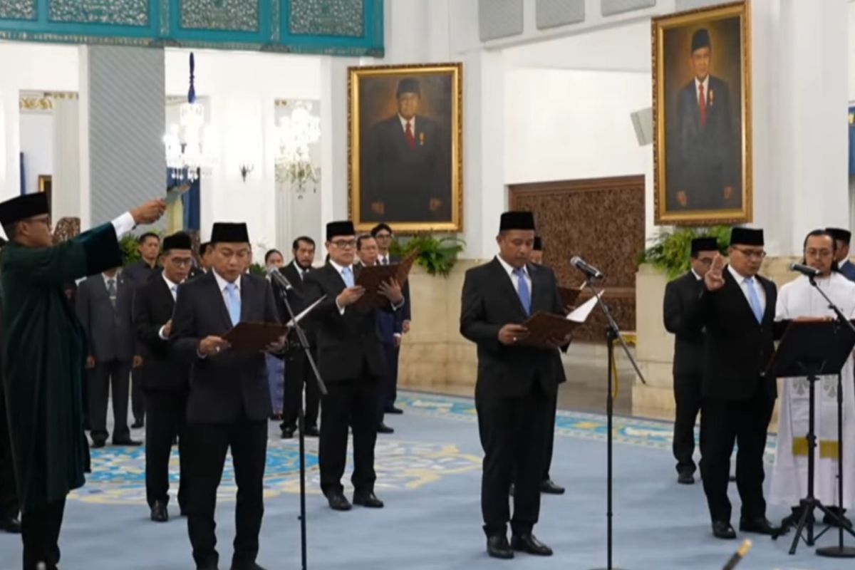 Presiden Prabowo angkat sembilan anggota Ombudsman