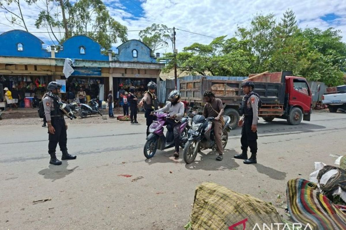 Polres sosialisasikan pesan kamtibmas di dua lokasi pasar Jayawijaya