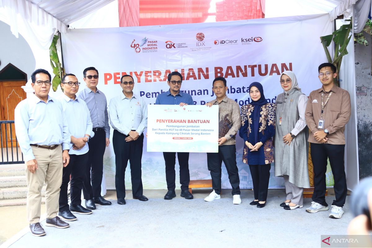 Pasar modal RI salurkan bantuan pembangunan Jembatan Cikotak di Banten