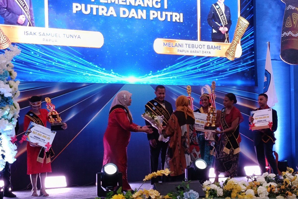 Isak Tunya-Melani Bame terpilih jadi Duta Bahasa Papua 2026