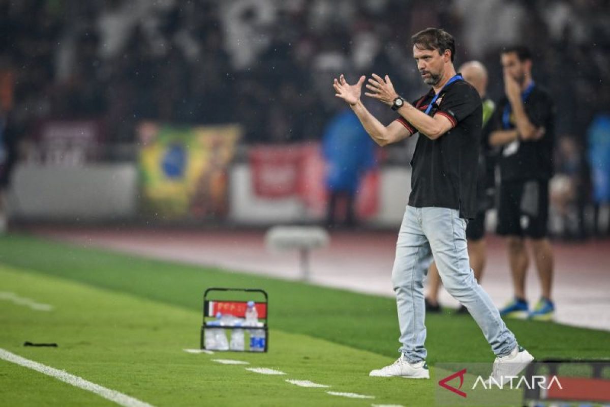 Pelatih Persija sayangkan timnya tak bisa jamu Persib di Jakarta