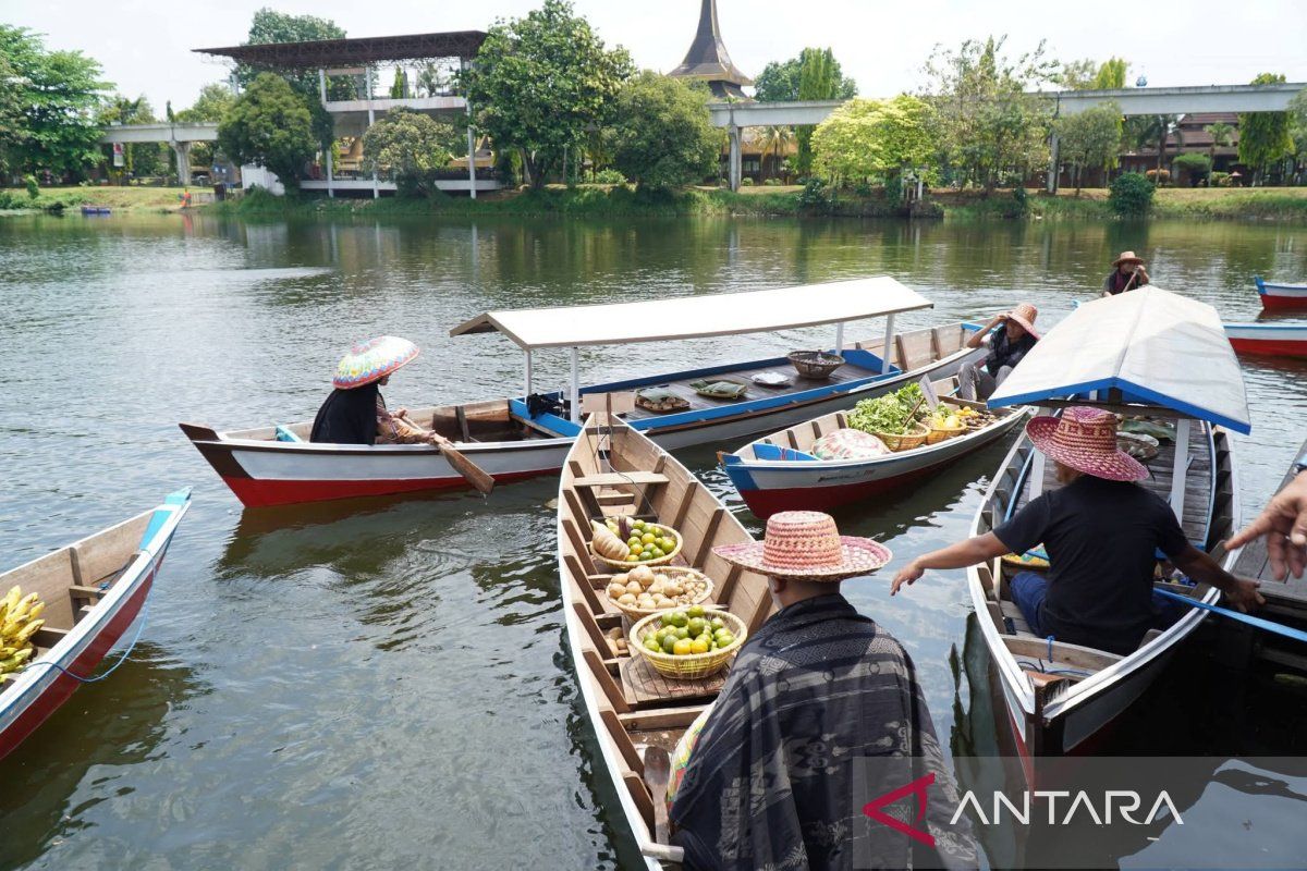 Pasar Terapung di TMII perkuat identitas budaya Banjar di nasional