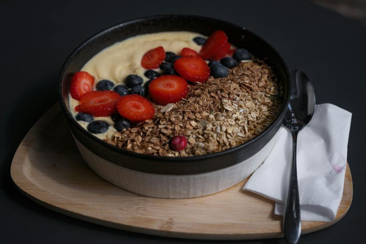 Cara konsumsi greek yoghurt agar hasilnya optimal bagi tubuh