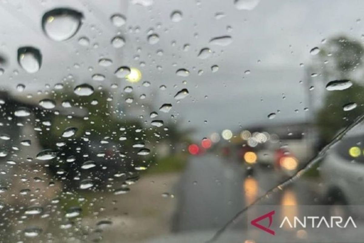 BMKG prakirakan hujan lebat hingga sedang guyur sejumlah daerah