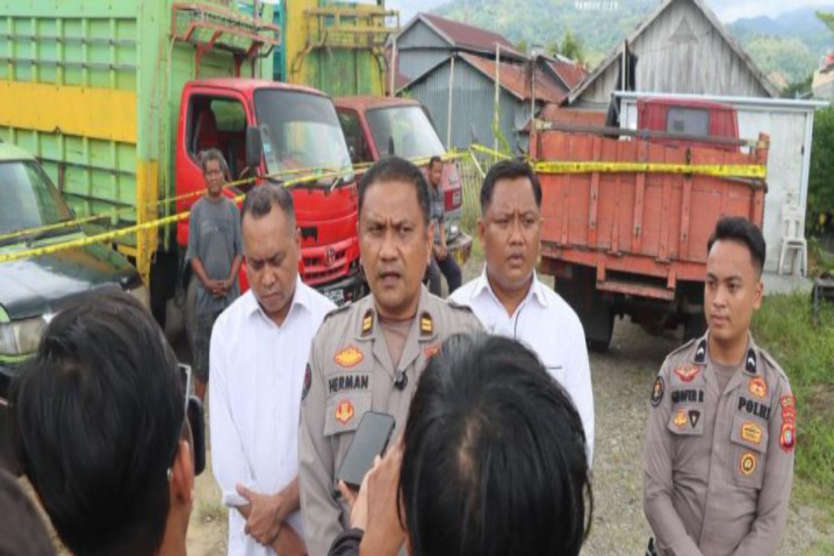 Polresta Mamuju sita lima mobil pelangsir BBM subsidi