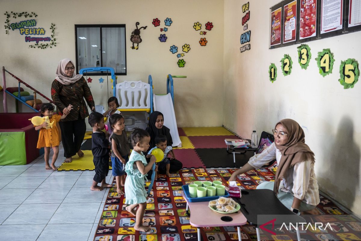 Kiat agar anak mau bercerita tentang aktivitas di daycare