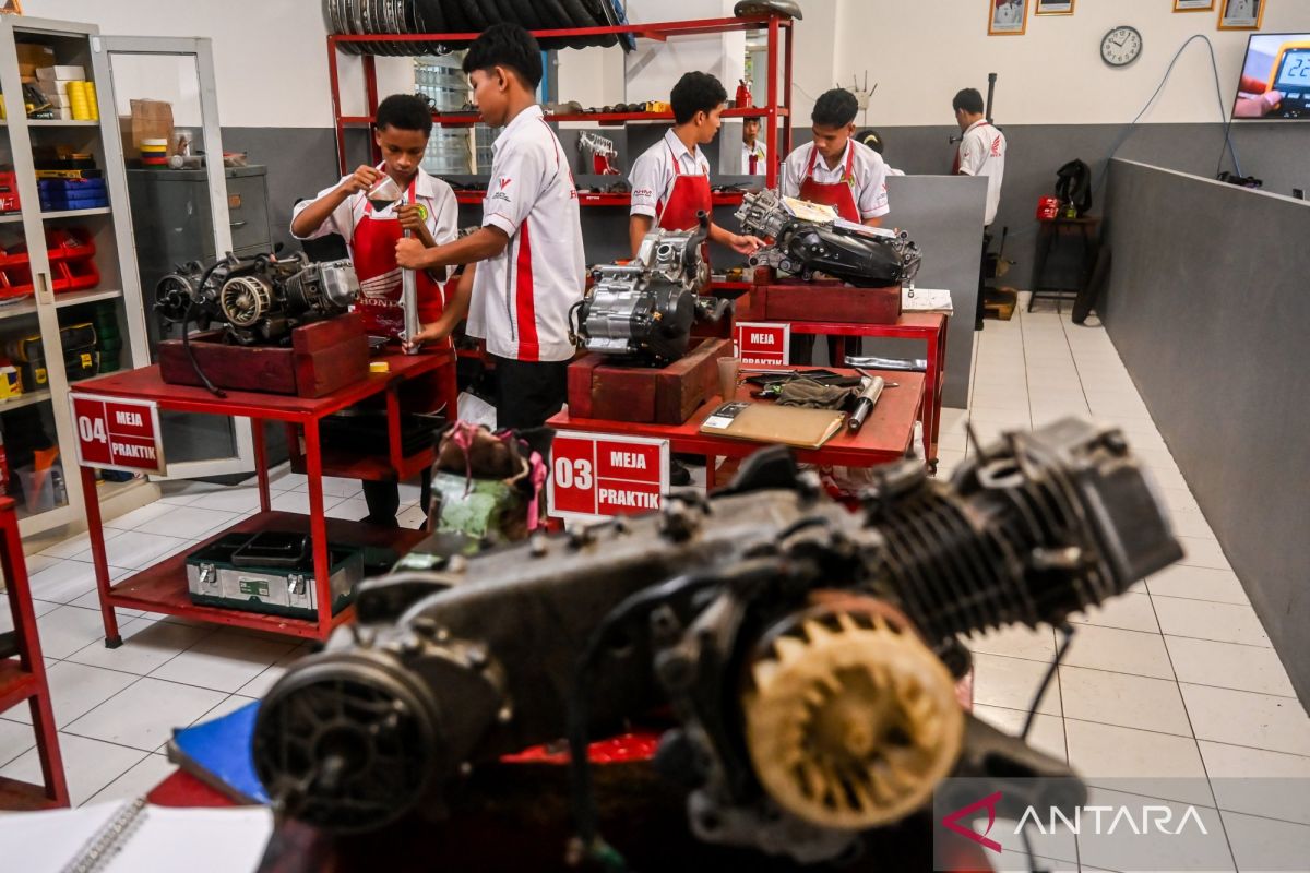 Atasi masalah anak tak sekolah, anggaran pendidikan DKI perlu ditambah