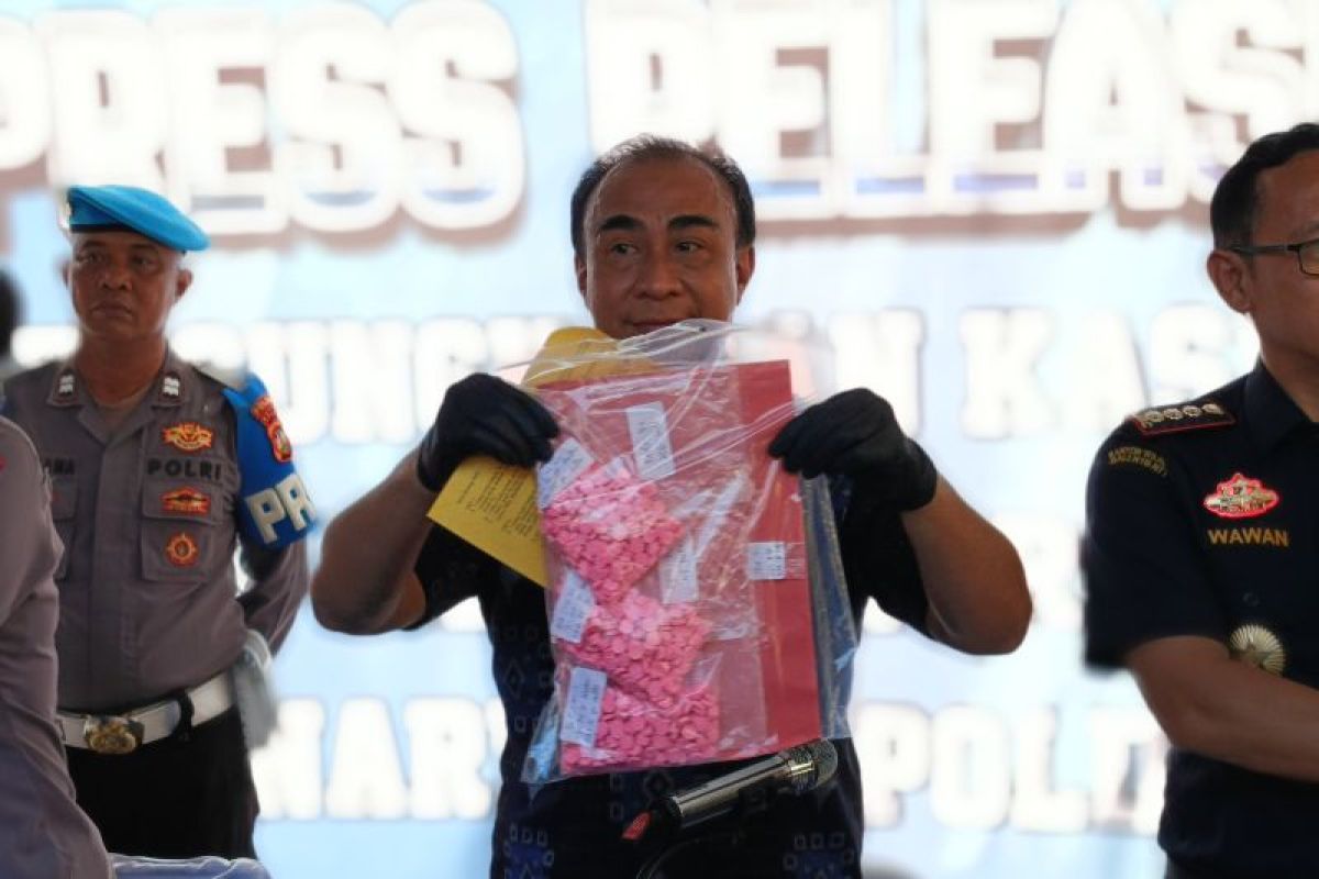 Polisi Bali menggagalkan upaya distribusi ekstasi di Selatan Kuta