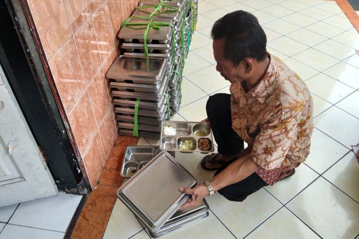 Menggagas pendirian ’food bank’ dalam ekosistem MBG