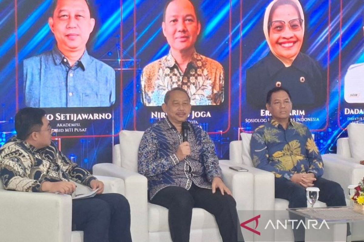 MTI sebut rel layang tingkatkan keselamatan perjalanan kereta