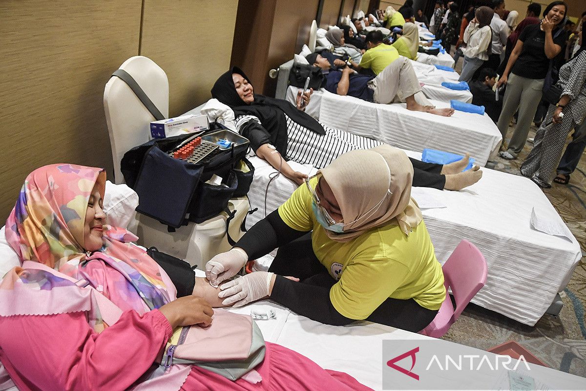 Donor darah dan edukasi kesehatan di Tasikmalaya