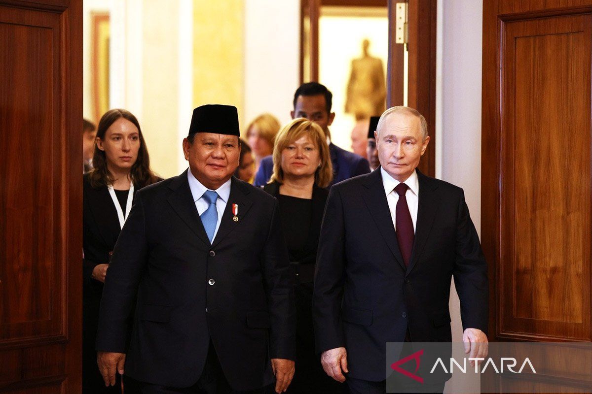 Kemarin, rencana beli minyak Rusia hingga kuota Taman Nasional Komodo