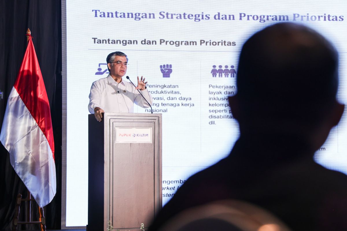 Menaker ajak pekerja agar siap hadapi perkembangan teknologi AI