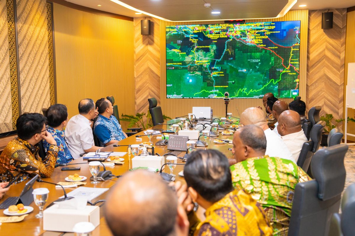 Gubernur Papua-KAI bahas pembangunan fasilitas kereta api