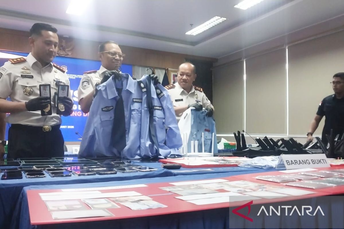 Imigrasi Bogor deportasi 13 WN Jepang pelaku scamming