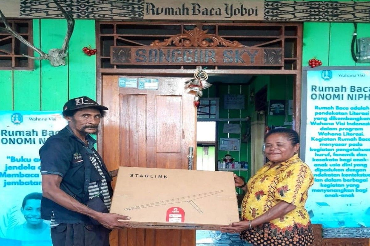 Pemprov Papua hadirkan internet bagi Rumah Baca di Kampung Yoboi