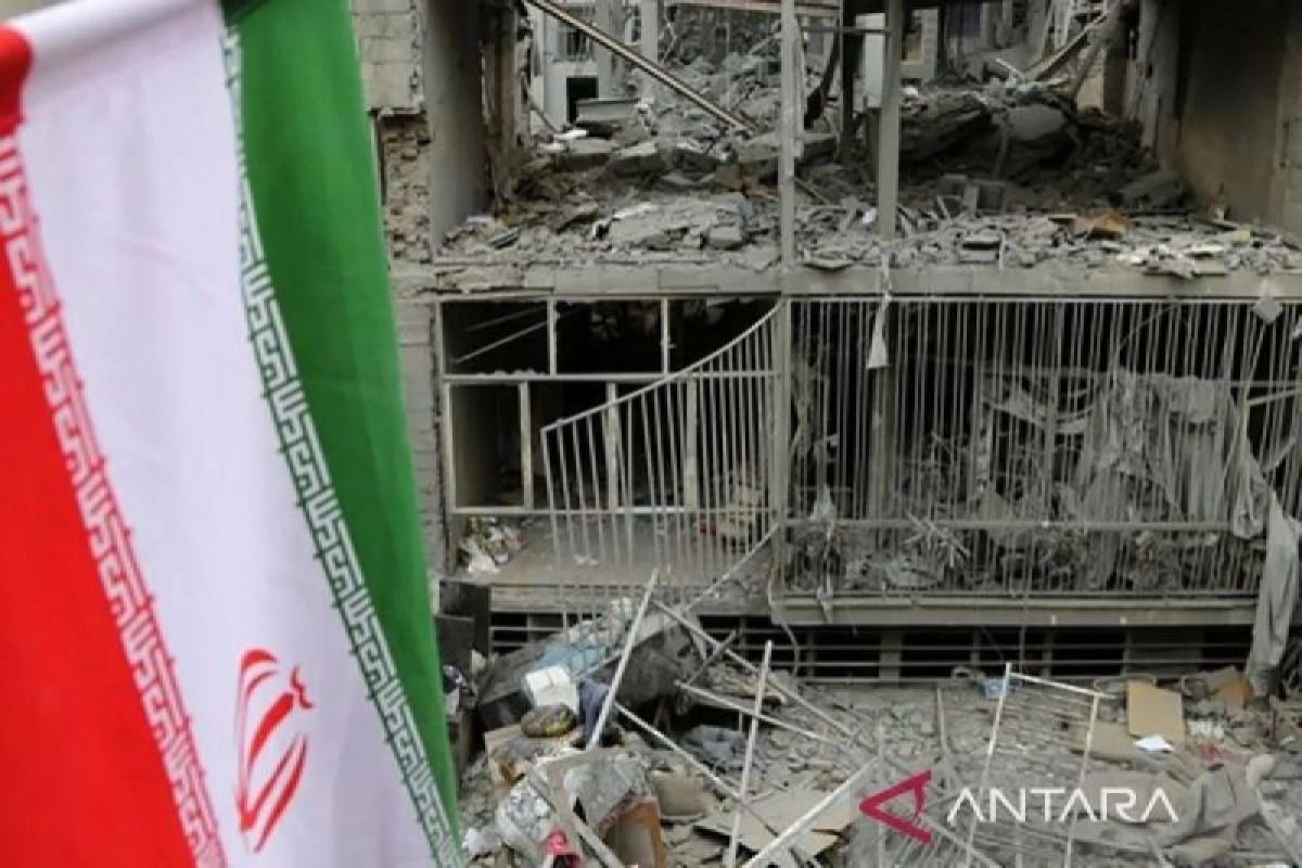 Iran umumkan pembukaan kembali sebagian wilayah udaranya