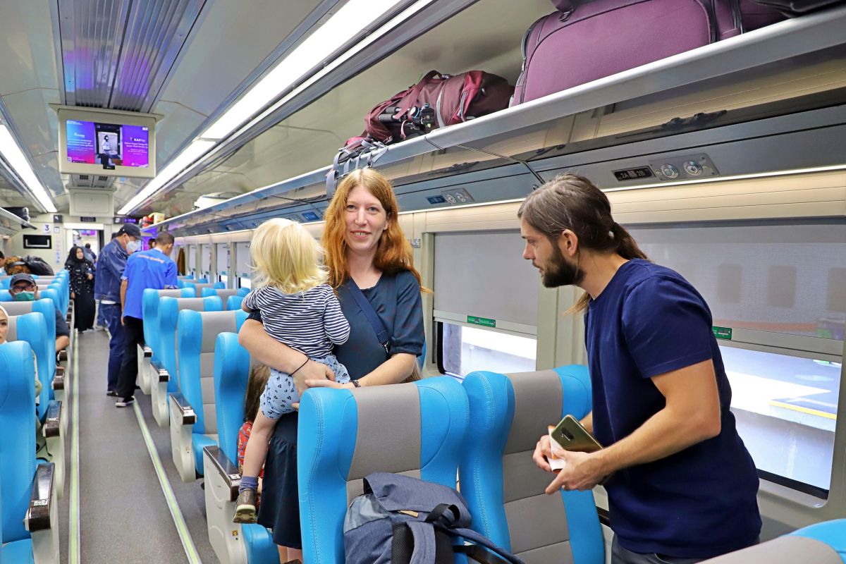 Tertinggi dalam 5 Tahun, 129.105 Wisatawan Mancanegara Gunakan KA Jarak Jauh pada Triwulan I 2026