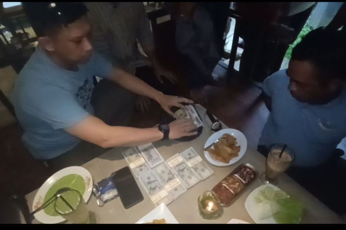 Bareskrim tangkap lima pengedar dolar AS palsu