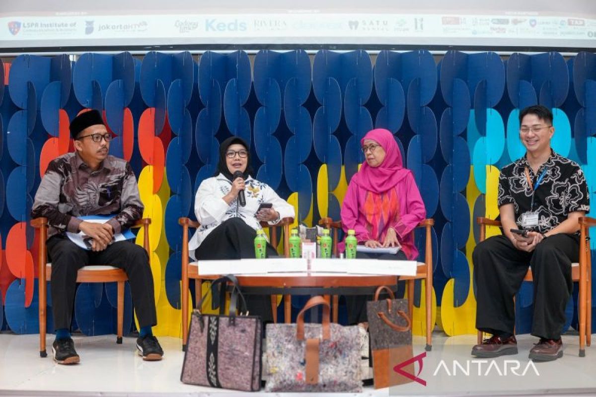 Kemenekraf dan mahasiswa kampanyekan fesyen berkelanjutan 