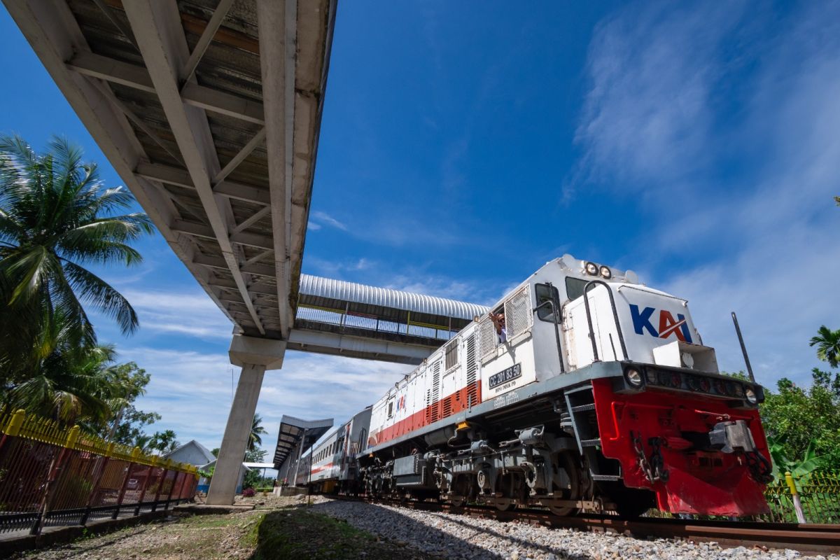 KA Pariaman Ekspres, Perjalanan Singkat dengan Pemandangan Pesisir Sumatra Barat