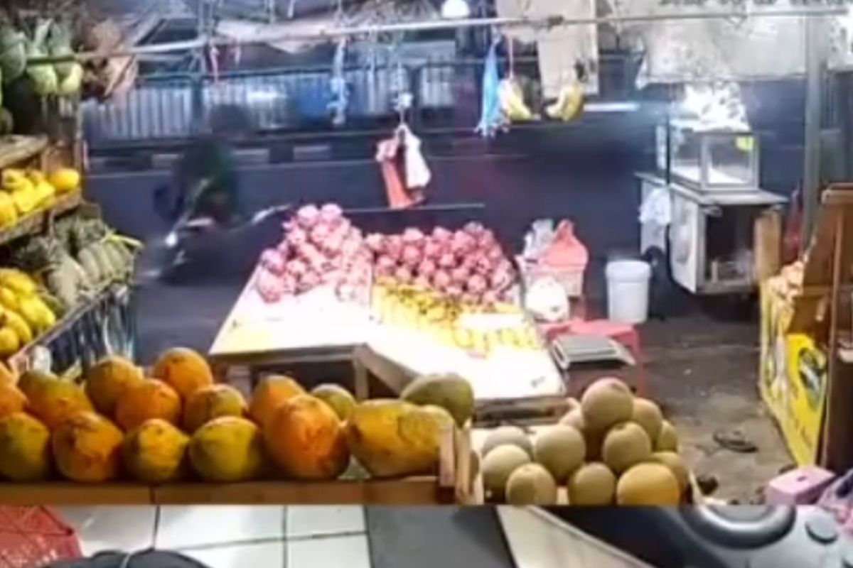 Polisi selidiki kasus begal berujung pemukulan di Pasar Minggu