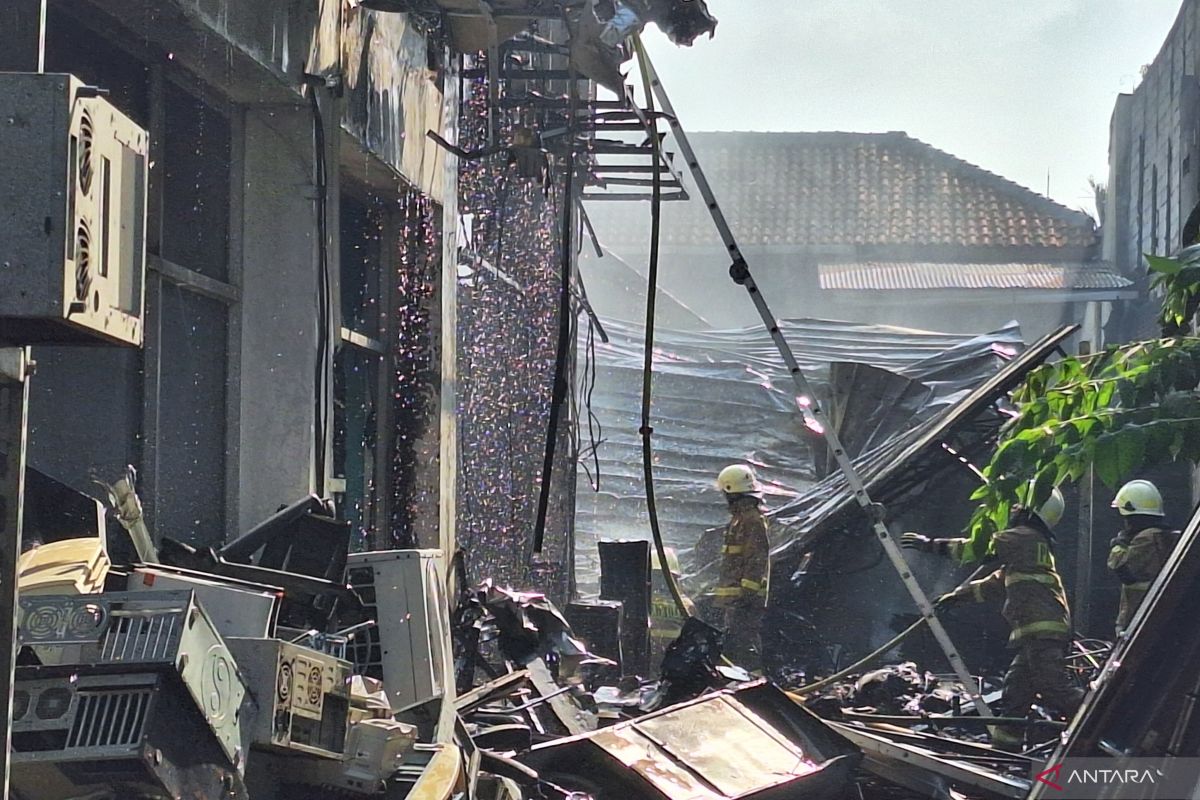 75 personel padamkan kebakaran di Gedung D Kemendagri Jaksel