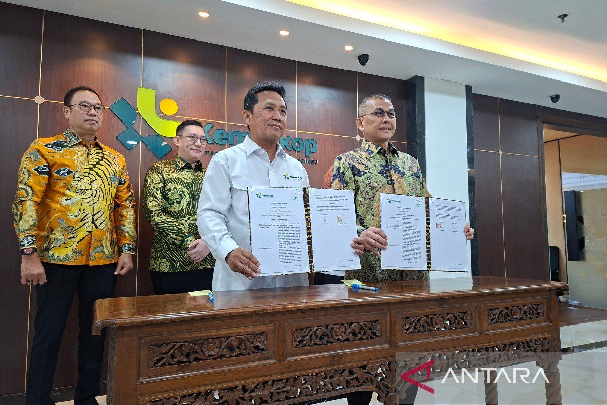 Menkop: PLTS skala mini mendukung Kopdes Merah Putih dan penyediaan listrik di desa
