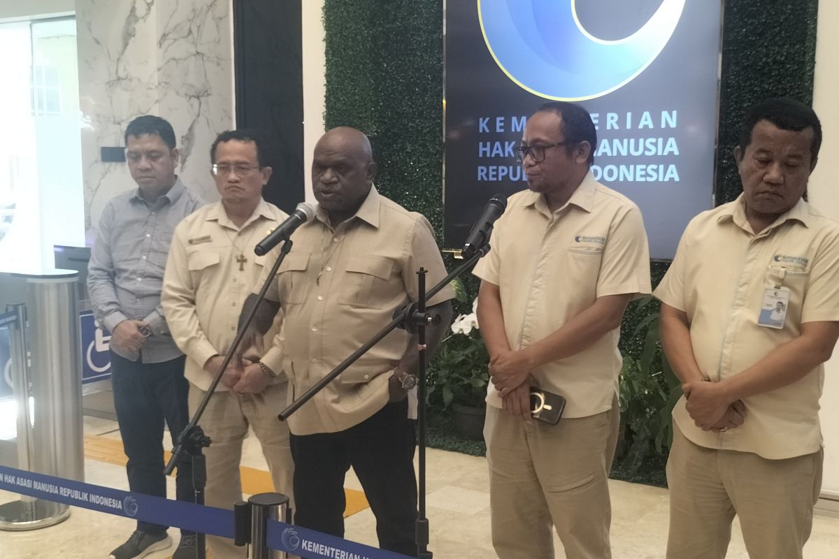 Menteri HAM sebut 15 warga meninggal akibat baku tembak di Kembru