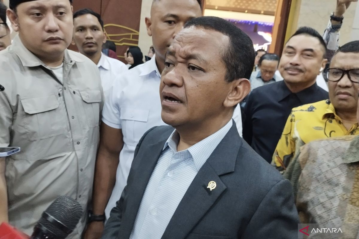 Bahlil sampaikan dukacita wafatnya Ketua Golkar Maluku Tenggara Nus Kei