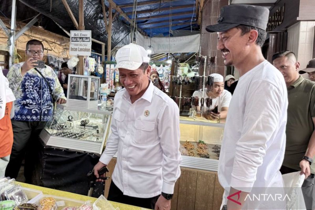 Menteri LH laksanakan korve lingkungan di Pasar Batuah Martapura