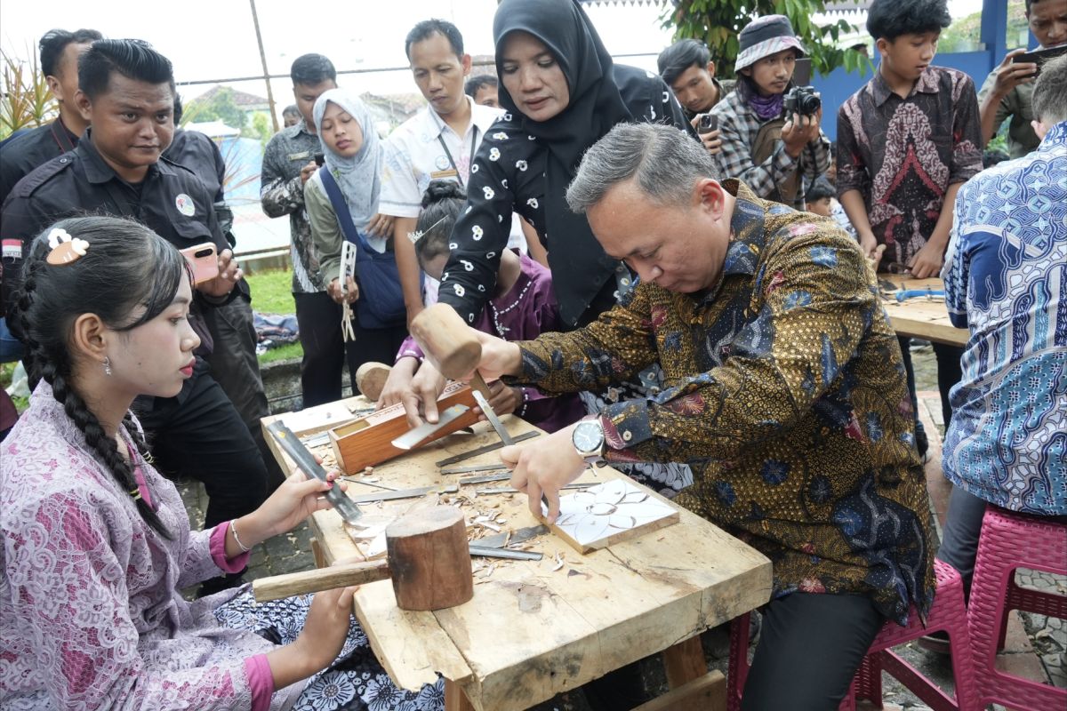 Wamen HAM tekankan pendidikan perempuan dalam momentum Hari Kartini