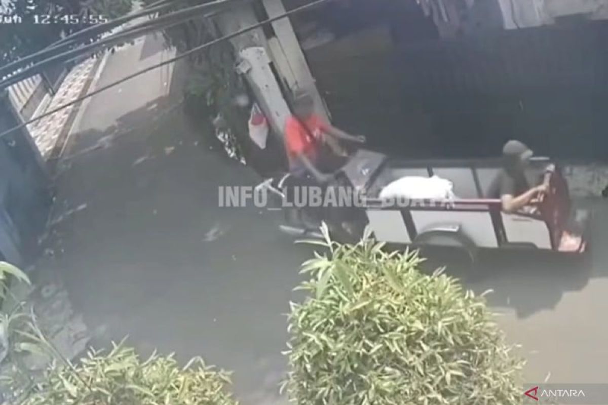 Komplotan curanmor di Lubang Buaya angkut motor pakai gerobak