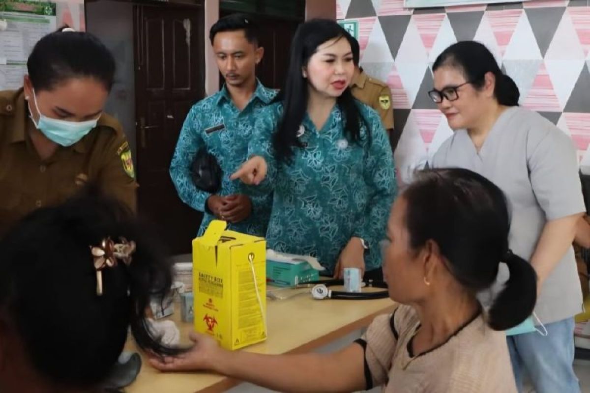 Layanan kesehatan gratis warnai peringatan Hari Kartini di Gumas