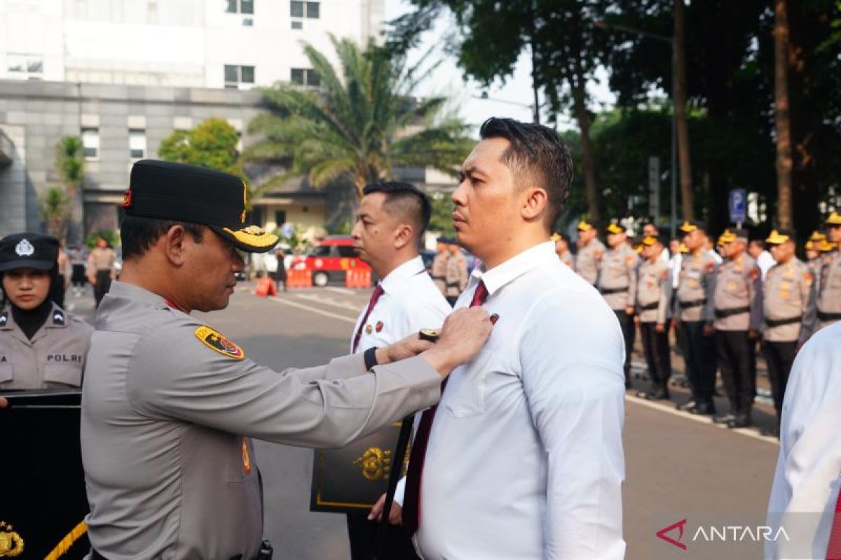 Ungkap peredaran sabu 516 kg, personel Polda Metro diberi pin emas