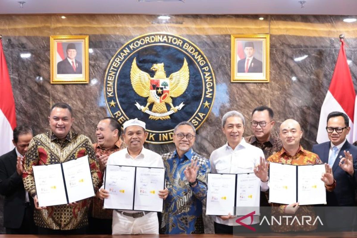 Bupati Bogor teken kerja sama PSEL untuk atasi darurat sampah