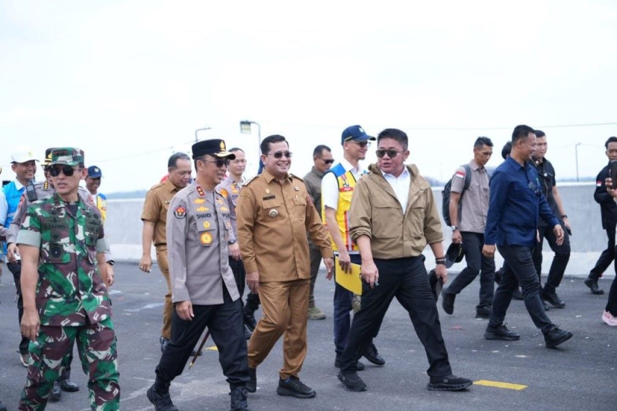 Bupati Banyuasin dan Gubernur Sumsel tinjau progres Tol Palembang--Betung jelang mudik