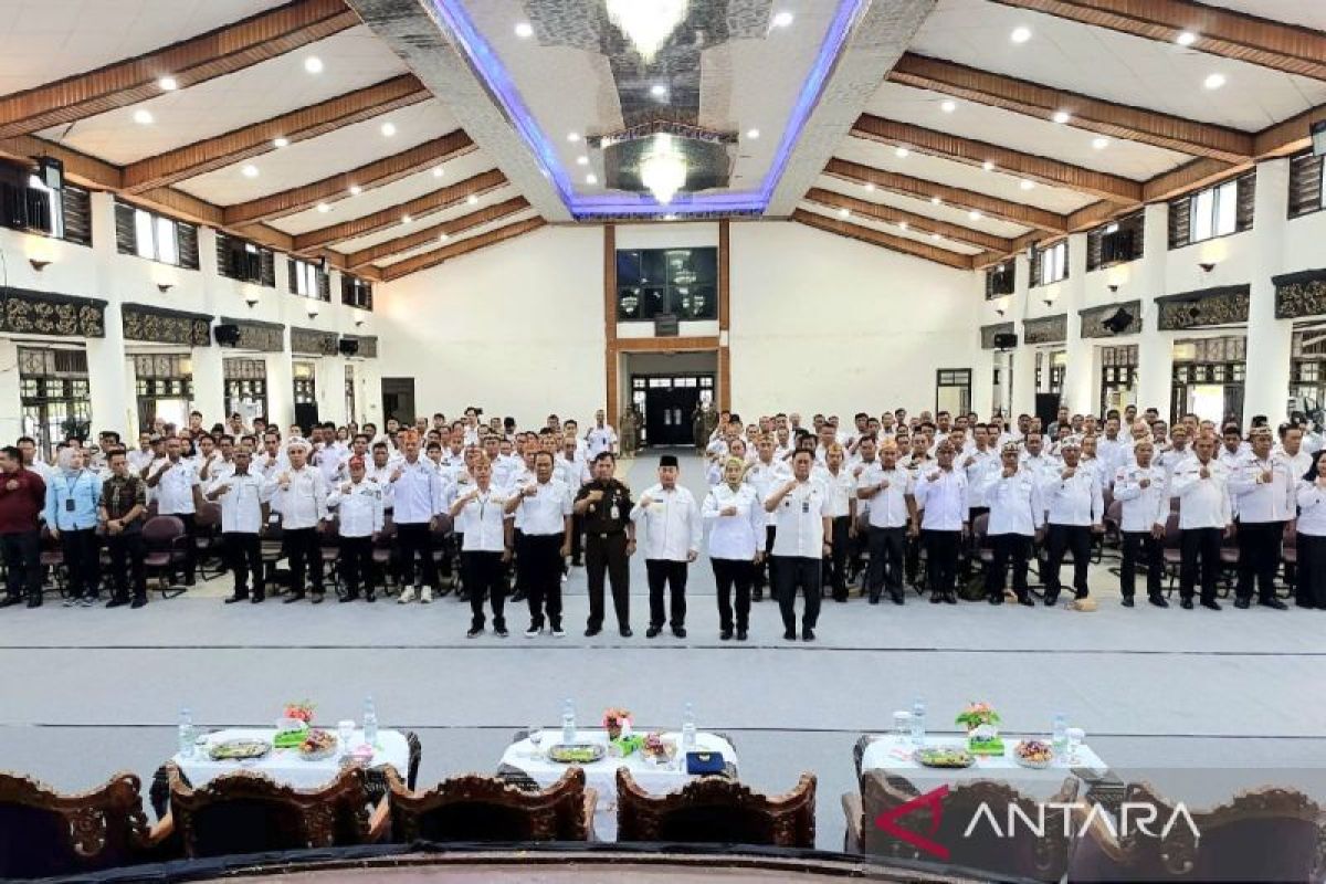 Bupati Kotim tegaskan kepala desa wajib pahami pengelolaan dana desa