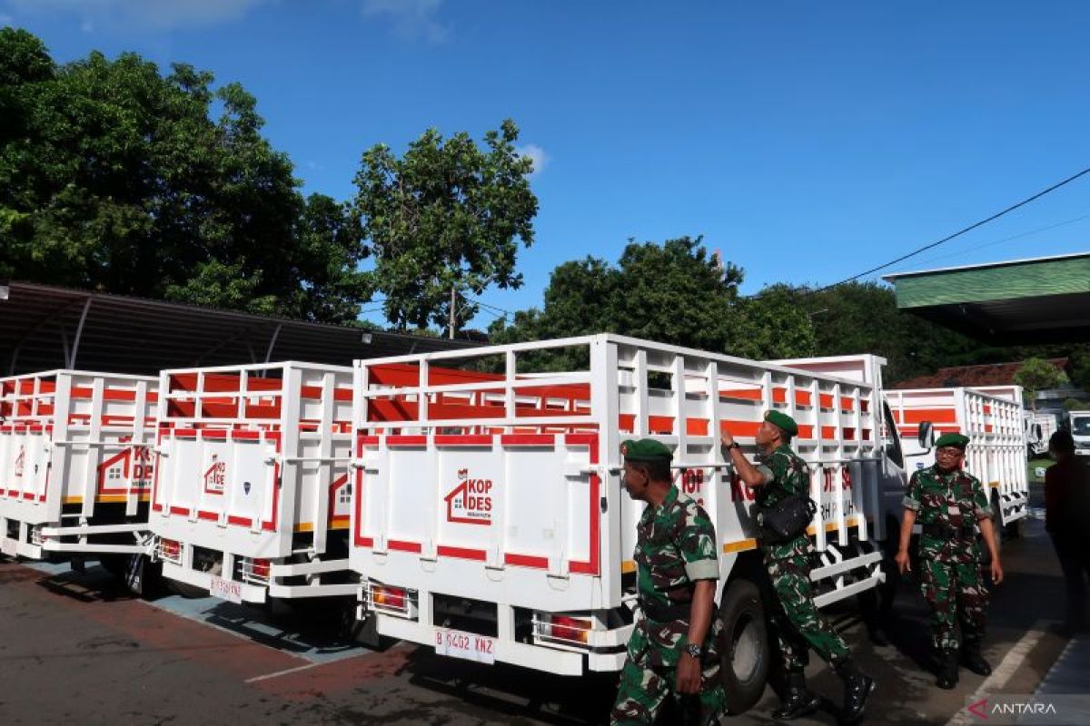 Penyerahan truk KDMP di Banyuwangi