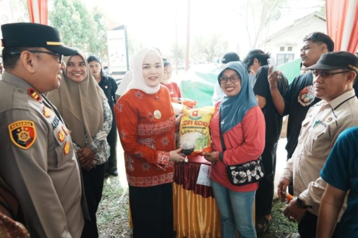 Pemkab Banyuasin gelar pasar murah di Mariana, tekan inflasi jelang Lebaran