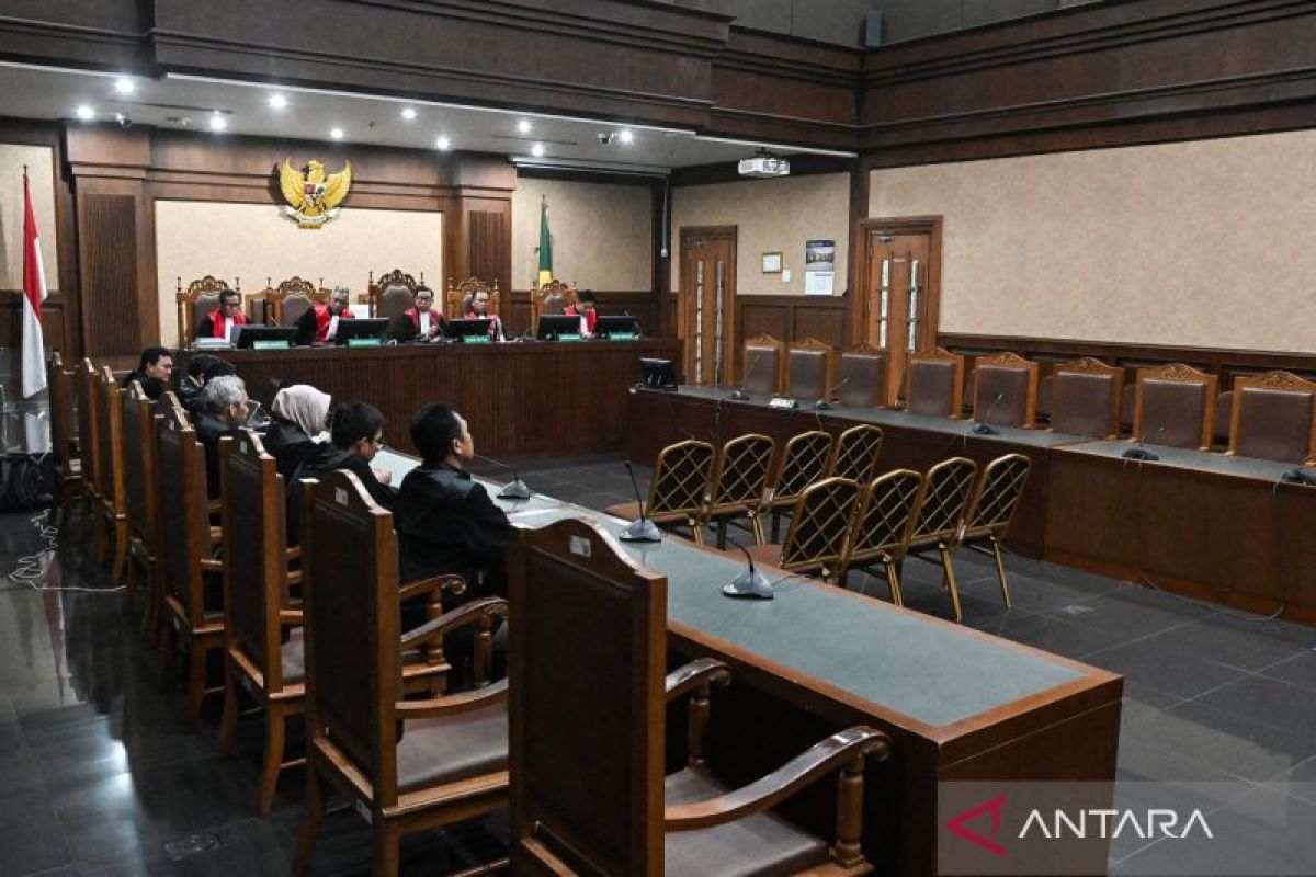 Tim advokat Nadiem Makarim kompak tak hadiri sidang korupsi Chromebook