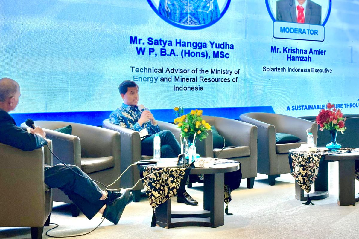 TAM ESDM: Akselerasi PLTS jadi tulang punggung transisi energi RI