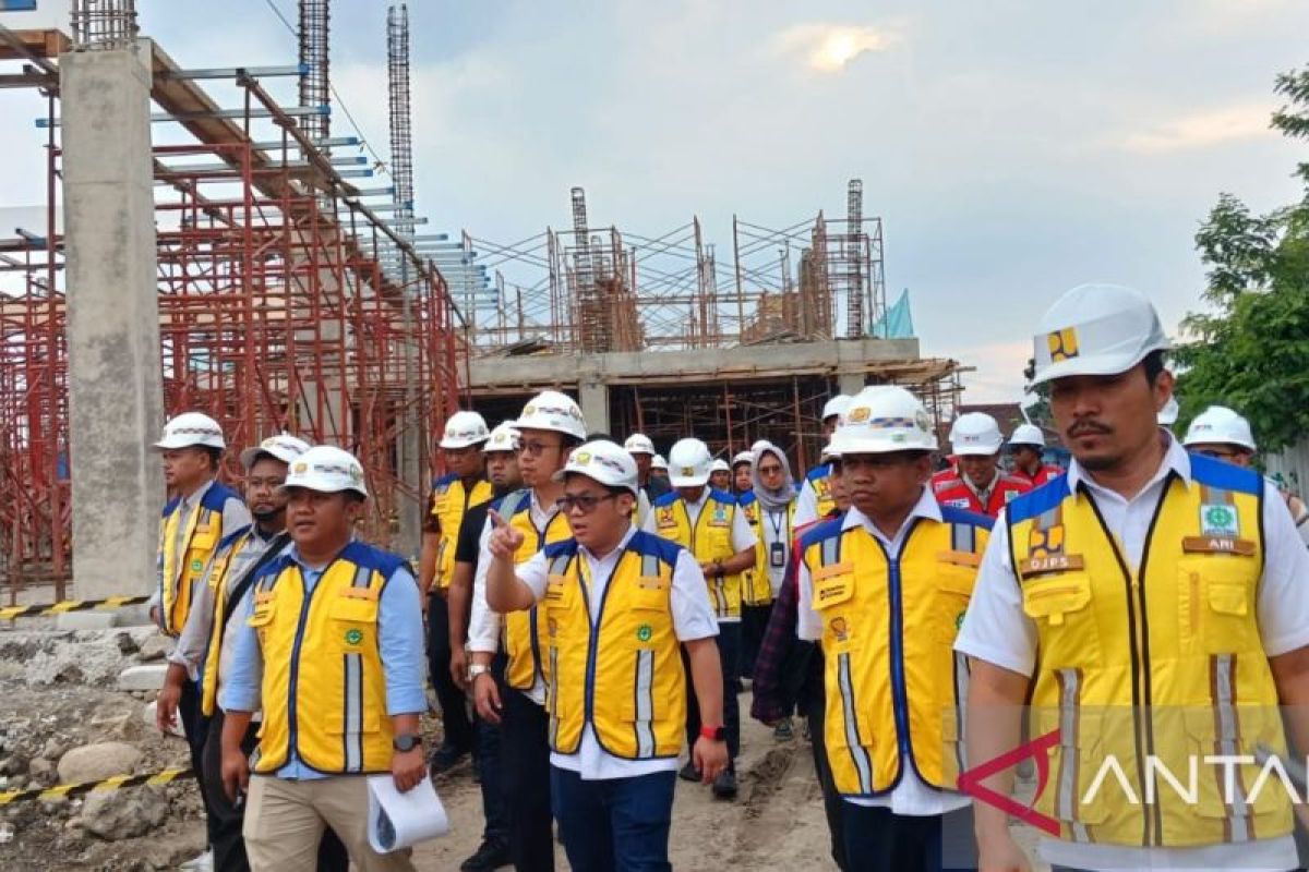 Staf khusus Kepala Staf Kepresidenan pantau pembangunan SR di Nganjuk