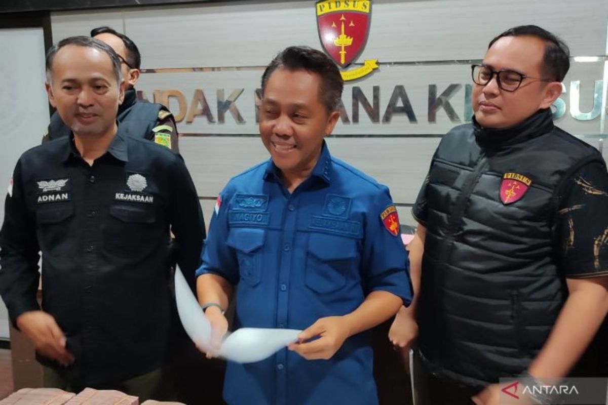 Kejati Jatim temukan bukti aliran uang pungli izin tambang Dinas ESDM